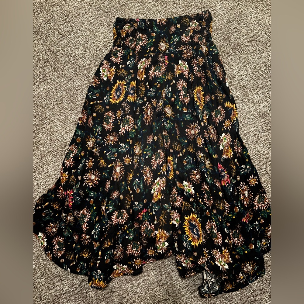 NATURAL LIFE Asymmetrical Skirt - Black with Floral Pattern